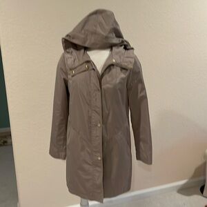 Ellen Tracy trench coat